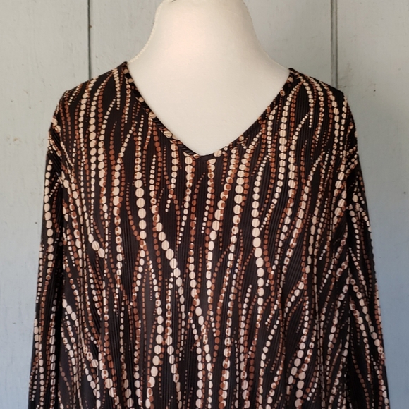 Polka Dot Top. Ribbed. 3/4 Sleeve - Picture 9 of 9